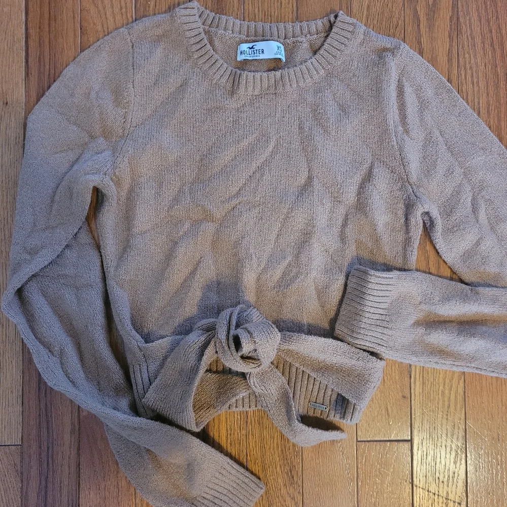 Sweater - Picture 1 of 2